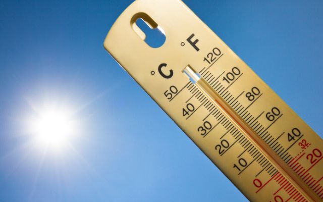 Matthew Davies image of a thermometer with a reading of over 100 degrees